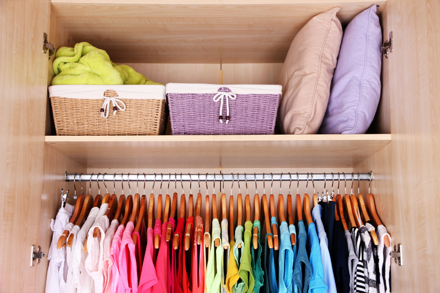 decluttering tips for clothes